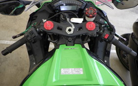 KAWASAKI ZX 10 NINJA R 2022