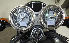 TRIUMPH BONNEVILLE T100 2026
