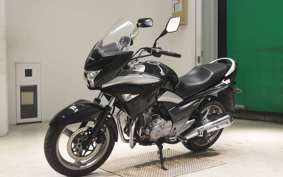 SUZUKI GSR250S 2015
