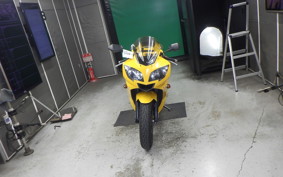 TRIUMPH DAYTONA 600 2004