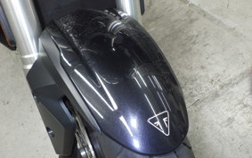 TRIUMPH STREET TRIPLE S 2018