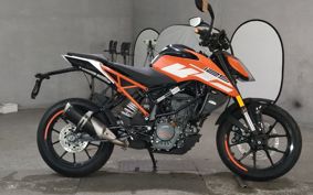 KTM 125 DUKE JPA40