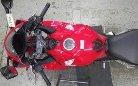 HONDA CB650R E-Clutch 2025 RH17