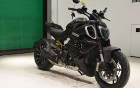 DUCATI DIAVEL V4 2025