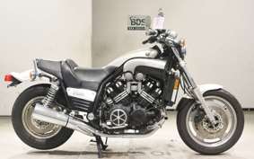 YAMAHA VMAX 2000