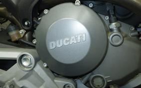 DUCATI MONSTER 696 + 2010