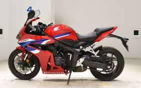 HONDA CB650R E-Clutch 2025 RH17