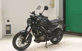 HUSQVARNA SVARTPILEN 125 2004