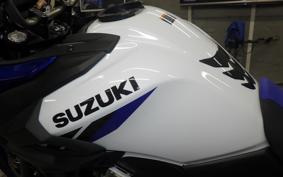 SUZUKI DL650 ( V-Strom 650 ) XTA 2024 C733M