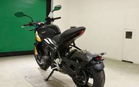 TRIUMPH TRIDENT 660 2026