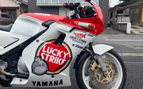 YAMAHA FZR250 2KR