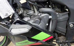 KAWASAKI ZX-25R ZX250E