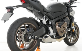 HONDA CBR650R E-Clutch 2025 RH17