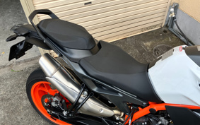 KTM 890 DUKE R 2023 TU940