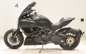 DUCATI DIAVEL 2014