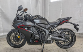 HONDA CBR650R E-Clutch 2025 RH17