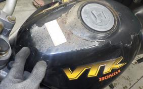 HONDA VTR 250 MC33