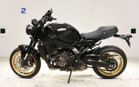 YAMAHA XSR900 2025