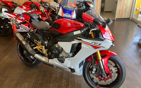 YAMAHA YZF-R1 2015 RN39