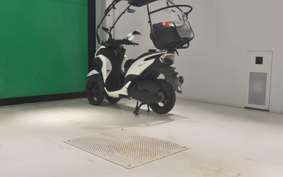 YAMAHA TRICITY 125 A  ヤネツキ 2000 SEC1J