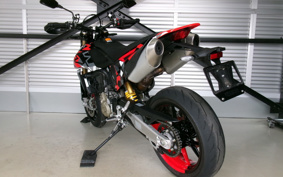 DUCATI DUKATE HYPERMOTARD 698 MONO RVE 2025 4B00