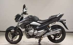 SUZUKI GSR250