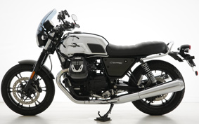 MOTO GUZZI V7 CARBON CAR IN 2019