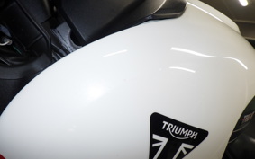TRIUMPH TRIDENT 660 2021