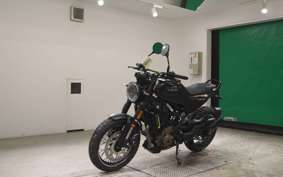 HUSQVARNA SVARTPILEN 401 2025
