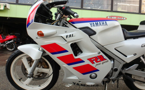 YAMAHA FZR250 2KR