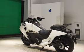 HONDA NM4 VULTUS -01 2018 RC82