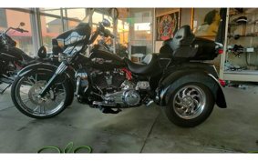 HARLEY FLHTCUTG TRI GLI 2017 MAD