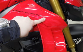 DUCATI STREETFIGHTER V4 S 2025