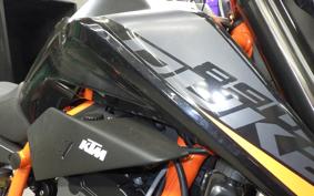KTM 890 DUKE R 2022