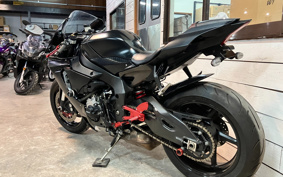 YAMAHA YZF-R1 S 2021 RN42