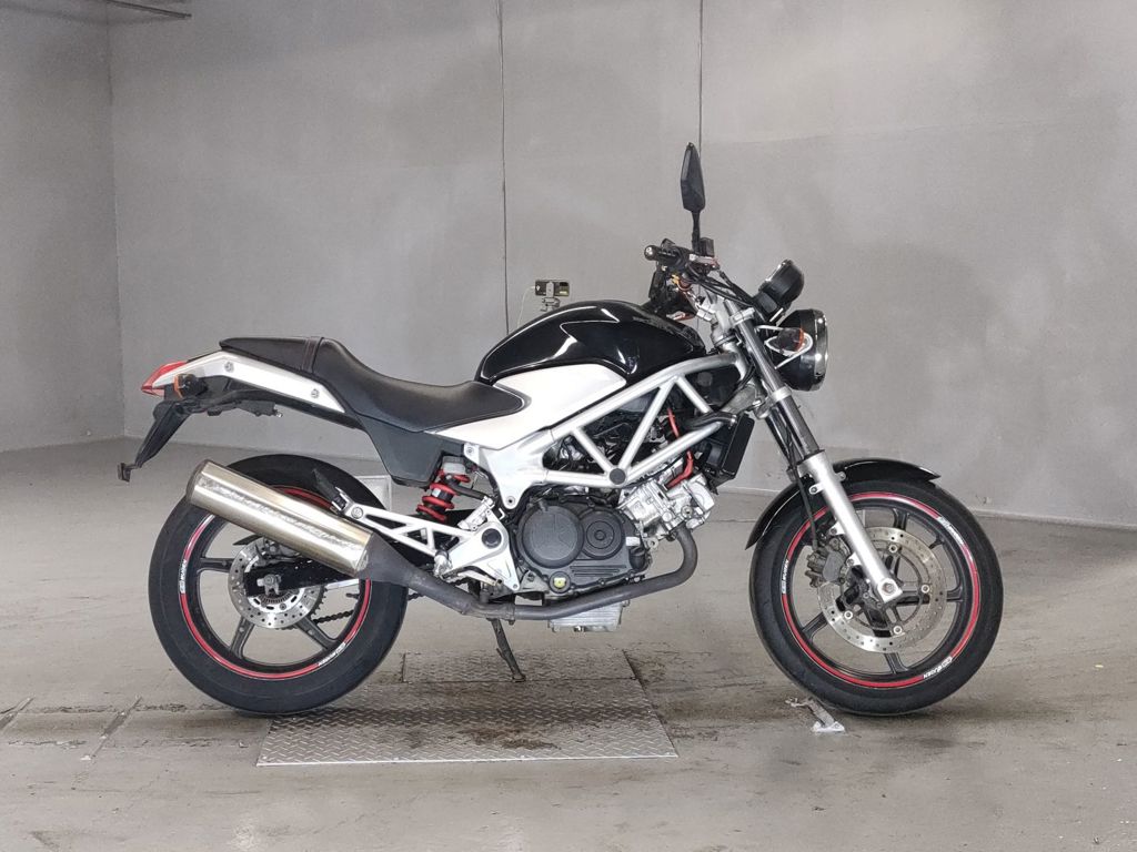 Фото Honda VTR 250 2010 с японского аукциона