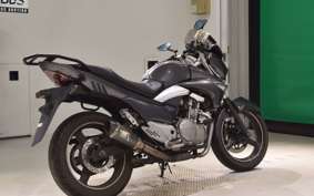 SUZUKI GSR250 2001