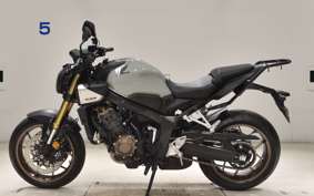 HONDA CB650R E-Clutch 2025 RH17