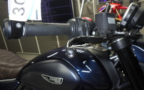 TRIUMPH SCRAMBLERナイトシフト 2024