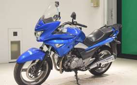 SUZUKI GSR250S