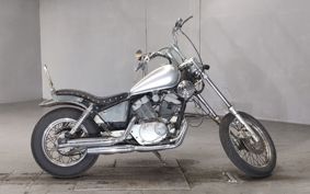 YAMAHA VIRAGO 250 3DM