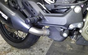 HUSQVARNA SVARTPILEN 125 2004