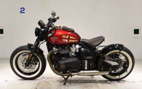 TRIUMPH BONNEVILLE BOBBER 2022