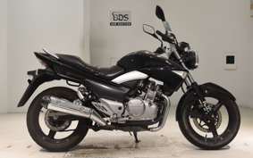 SUZUKI GSR250
