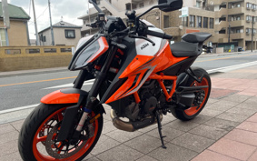 KTM 1290 SUPER DUKE R 2022 V3940