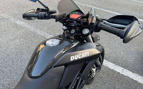 DUCATI  DUCATI  HYPERMOTARD 796 2011 ZDMB101AABB