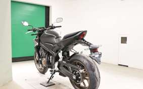 HONDA CB650R E-Clutch 2026 RH17