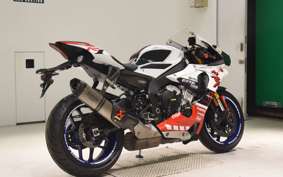 YAMAHA YZF-R1 2016