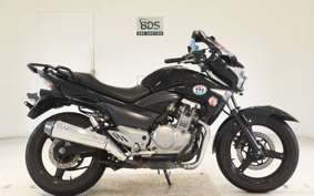 SUZUKI GSR250 2018