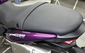 TRIUMPH STREET TRIPLE 2011